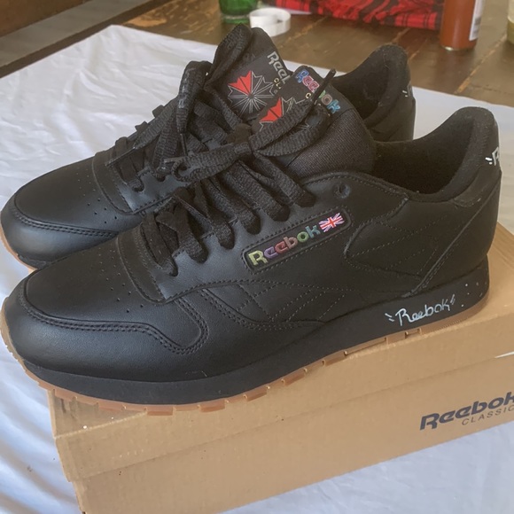 Reebok - Picture 4 of 4